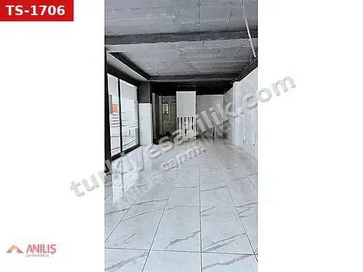 Yahya Kaptan Cafeler Bölgesi Kiralık 320m² Köşe Dükkan